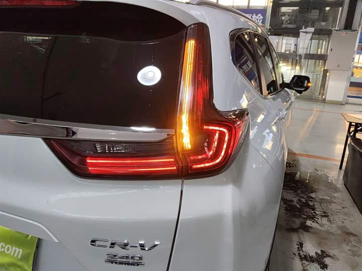 Фото 8 - Honda CR-V