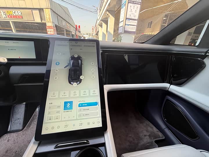 Фото 6 - HiPhi X