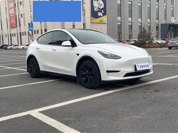 Фото 3 - Tesla Model Y