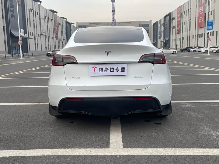 Фото 8 - Tesla Model Y