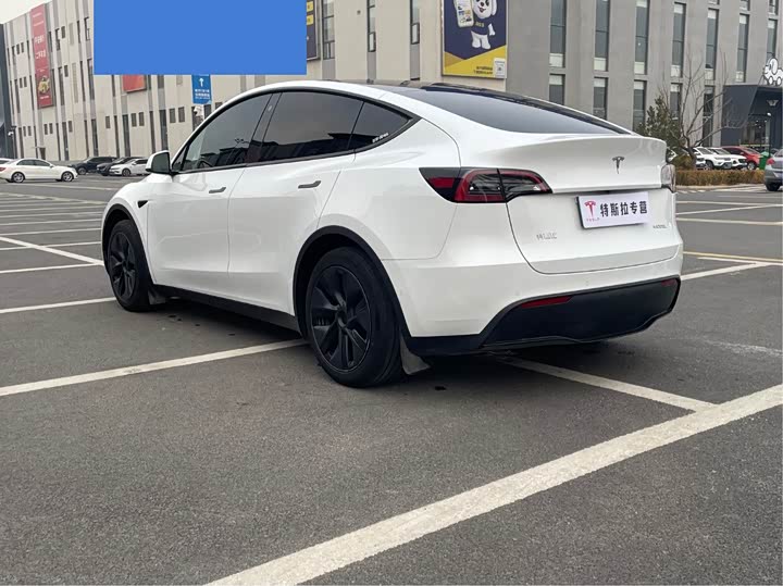 Фото 9 - Tesla Model Y