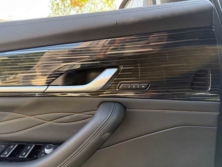 Фото 9 - Geely Monjaro