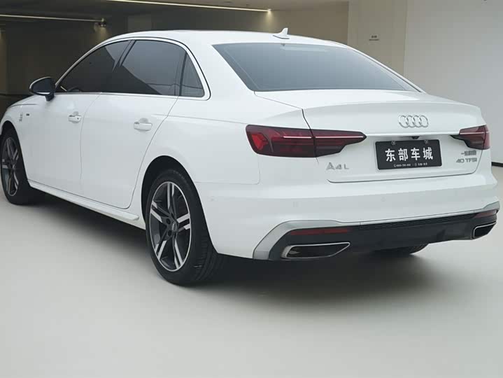 Фото 4 - Audi A4L