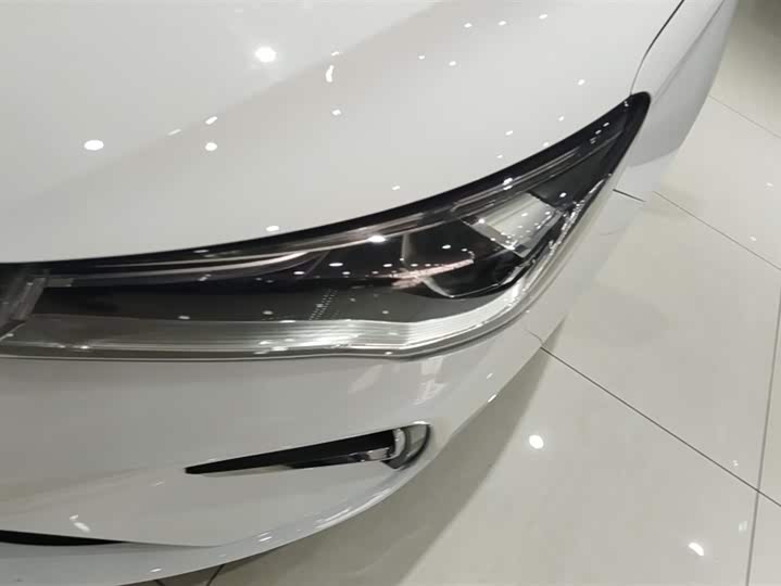 Фото 5 - Geely Emgrand