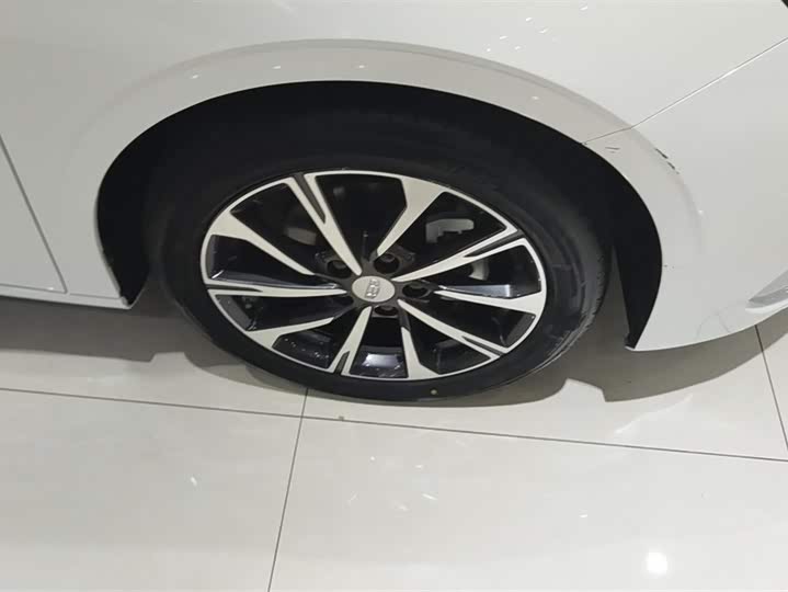 Фото 6 - Geely Emgrand