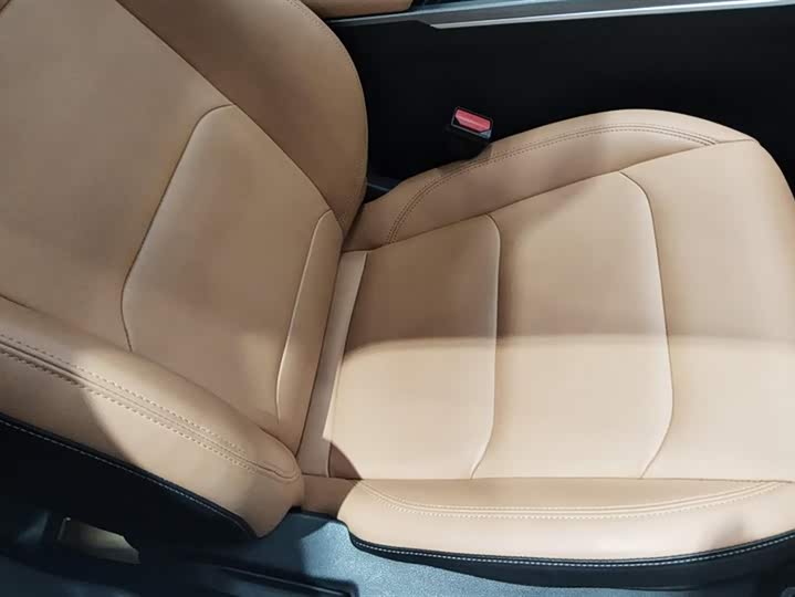 Фото 8 - Geely Emgrand