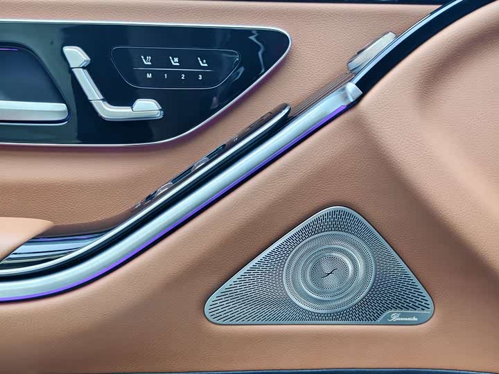 Фото 9 - Mercedes-Benz S-Class