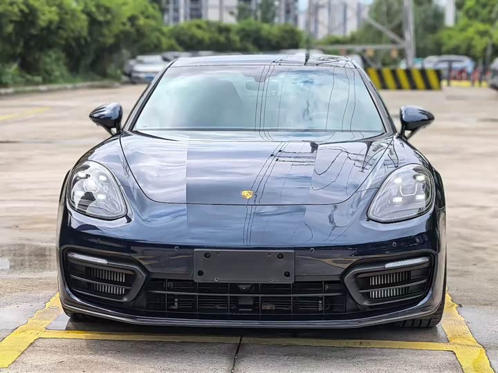 Фото 2 - Porsche Panamera