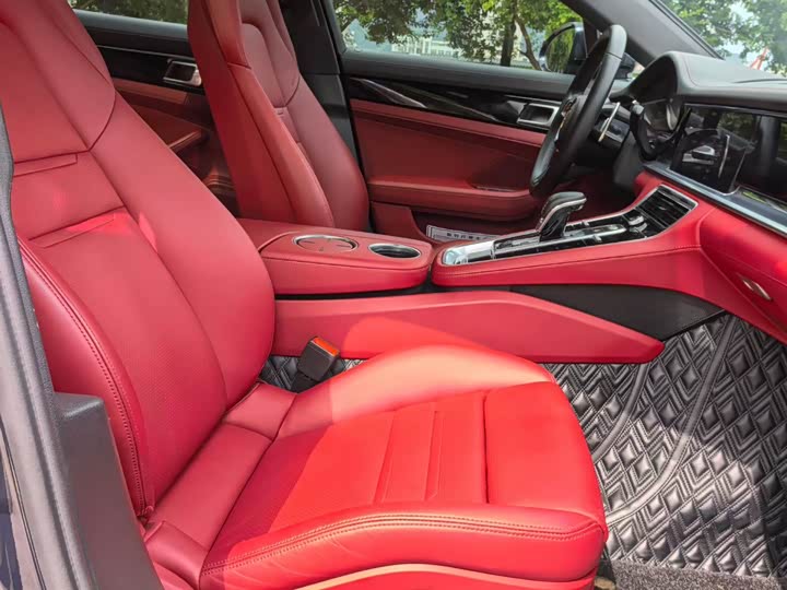 Фото 4 - Porsche Panamera