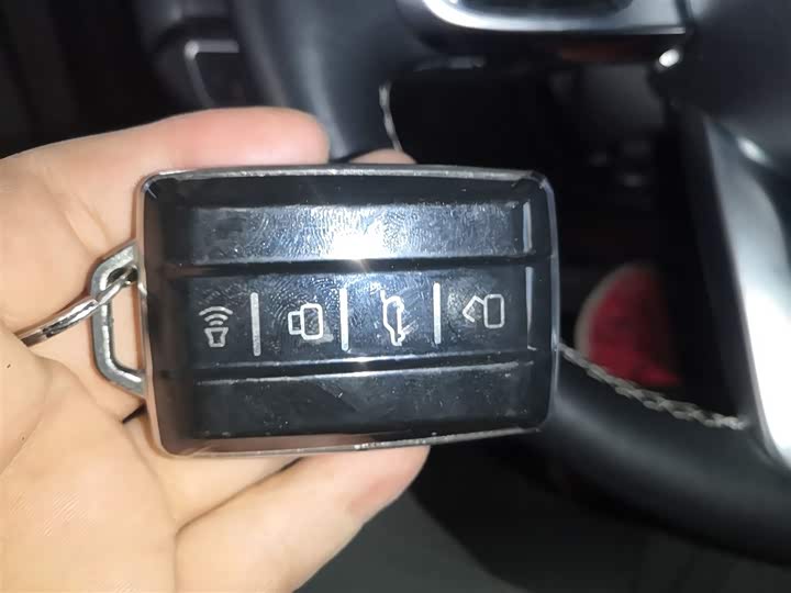 Фото 9 - Tank 300