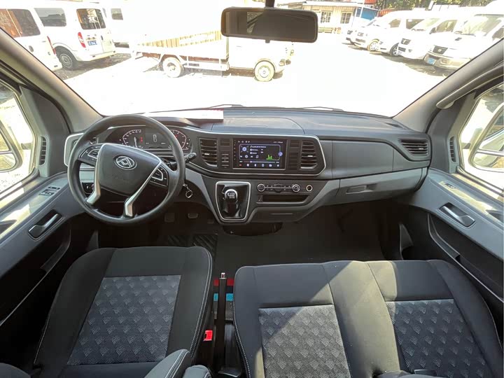 Фото 8 - Maxus V80