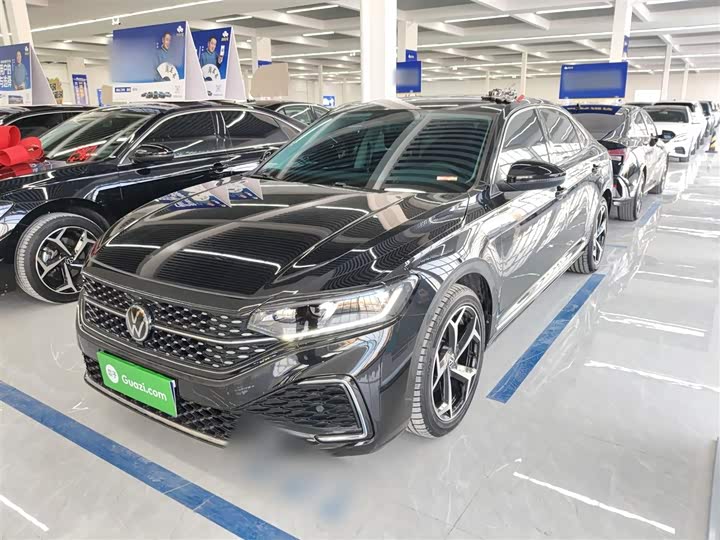 Фото 2 - Volkswagen Passat