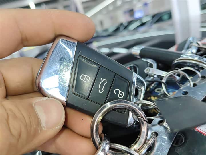 Фото 9 - Volkswagen Passat