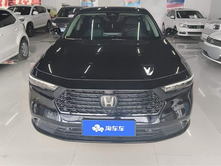 Фото 2 - Honda Accord