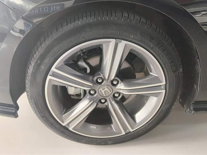 Фото 6 - Honda Accord