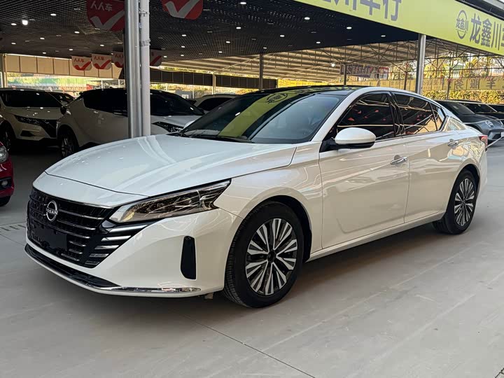 Фото 1 - Nissan Teana