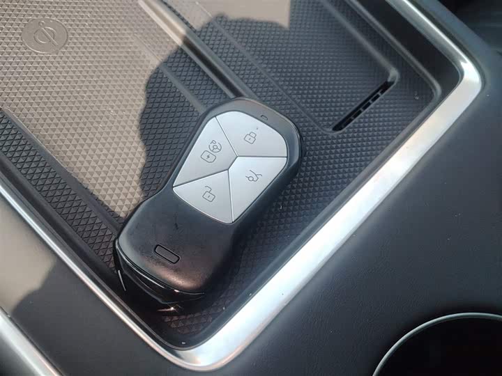 Фото 9 - XPeng G9