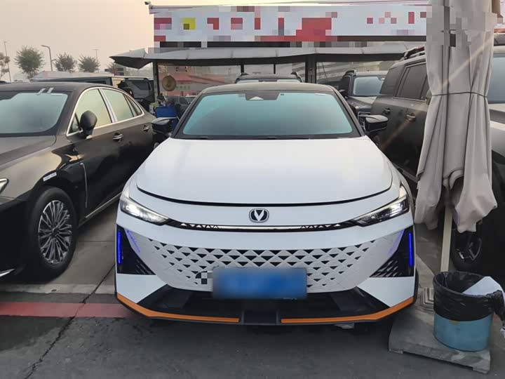 Фото 3 - Changan UNI-V