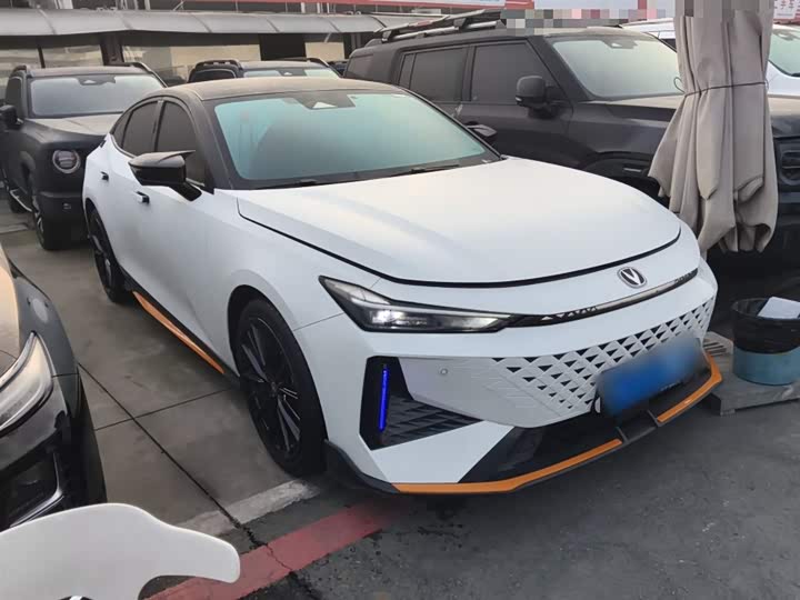 Фото 4 - Changan UNI-V