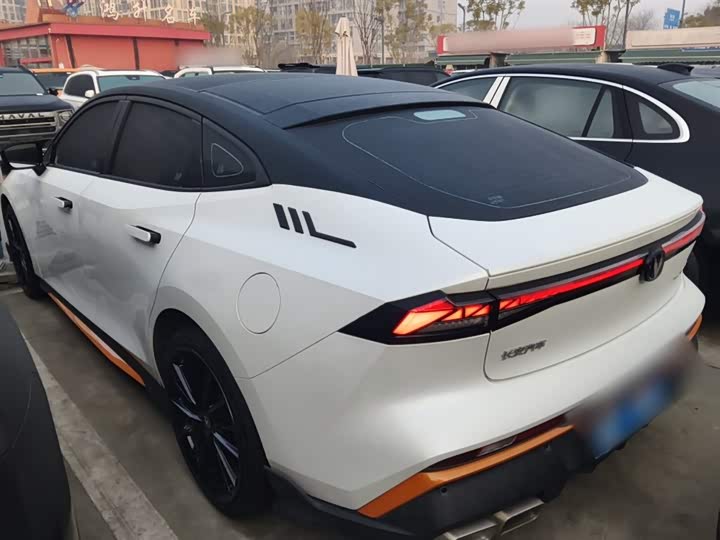 Фото 5 - Changan UNI-V