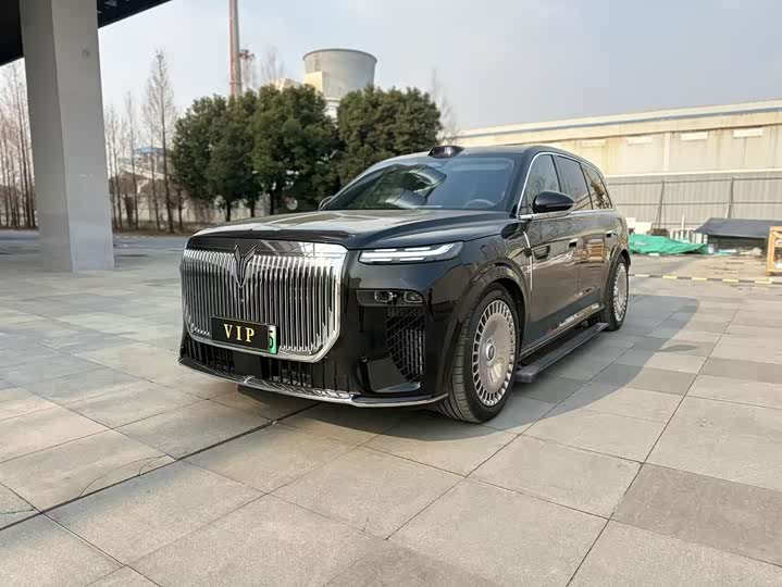 Фото 1 - Voyah Taishan