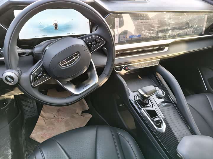 Фото 6 - Geely Monjaro