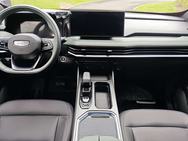 Фото 7 - Geely Okavango L