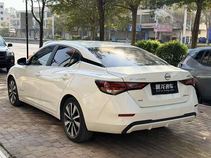 Фото 7 - Nissan Sylphy