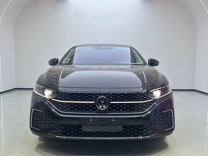 Фото 2 - Volkswagen Passat