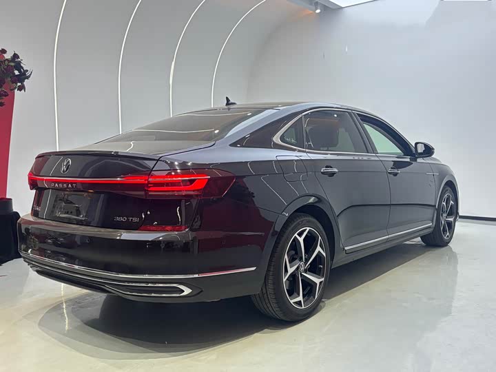 Фото 7 - Volkswagen Passat