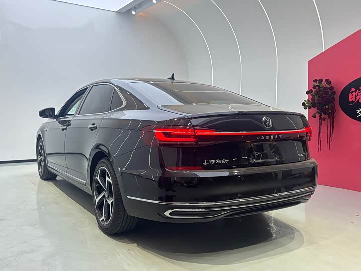 Фото 9 - Volkswagen Passat