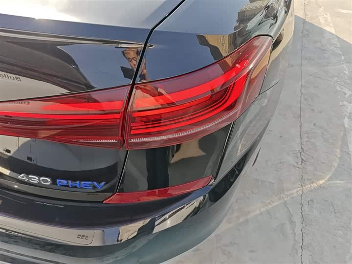 Фото 8 - Volkswagen Passat Hybrid