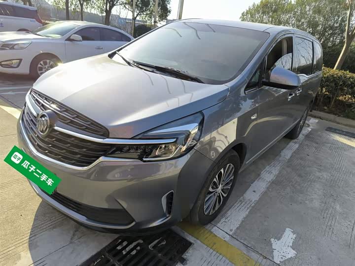 Фото 2 - Buick GL8 ES