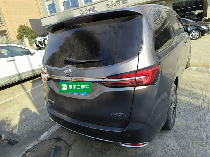 Фото 6 - Buick GL8 ES