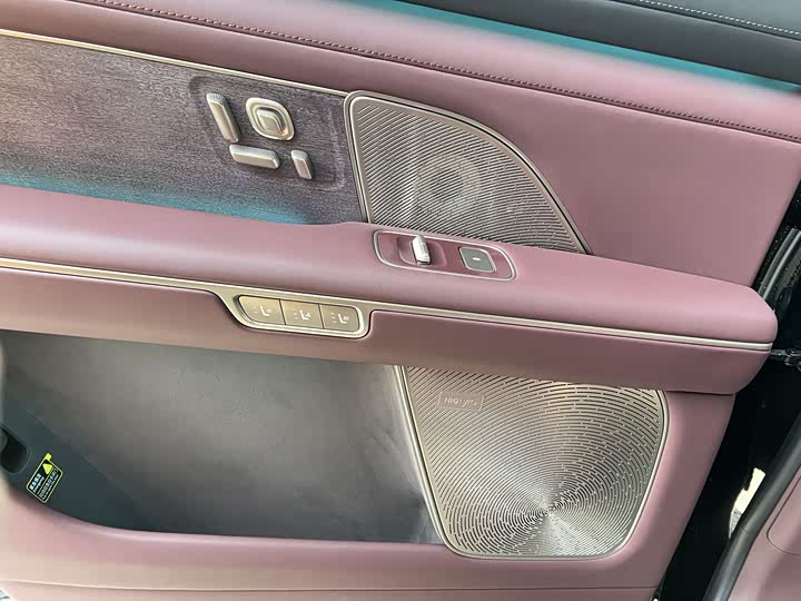 Фото 5 - Nio ES8