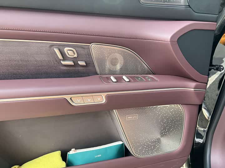 Фото 7 - Nio ES8