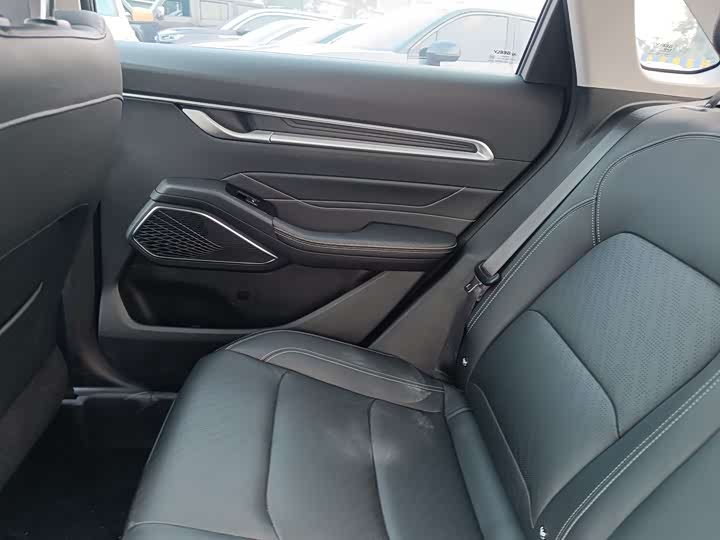 Фото 4 - Geely Emgrand