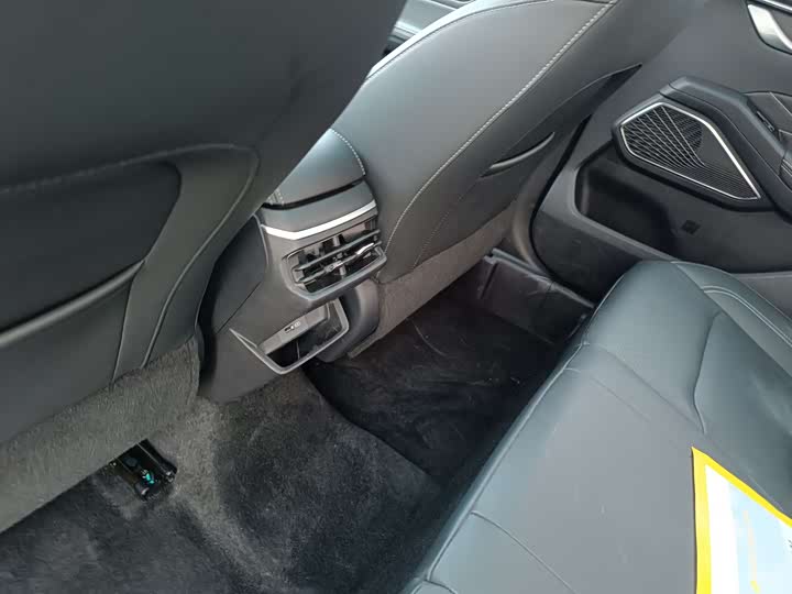 Фото 5 - Geely Emgrand