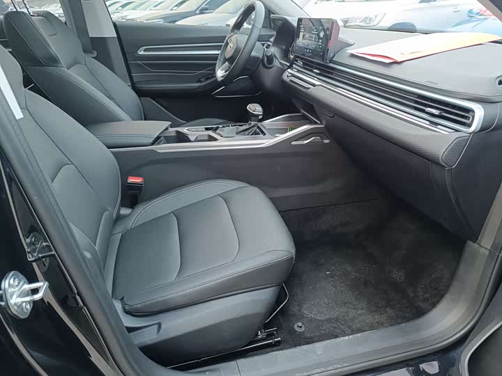 Фото 7 - Geely Emgrand