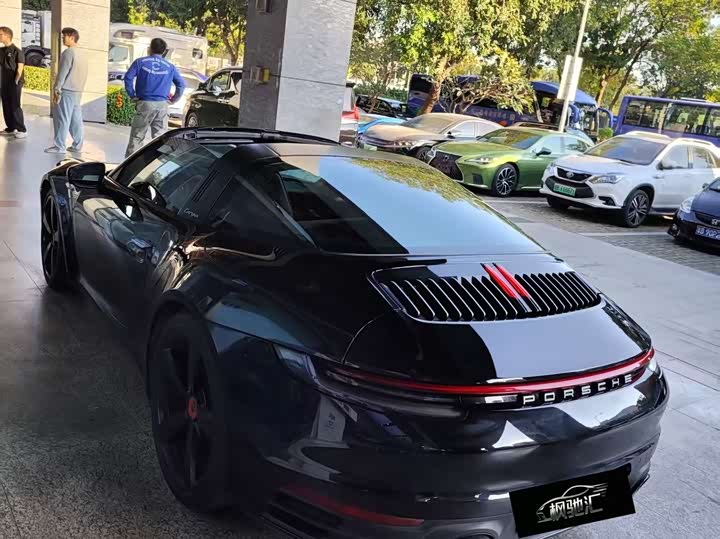 Фото 8 - Porsche 911