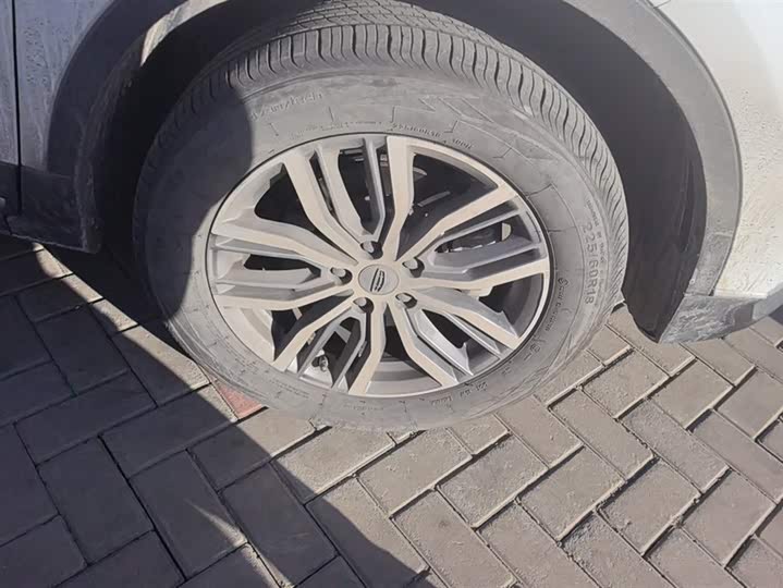 Фото 6 - Geely Atlas