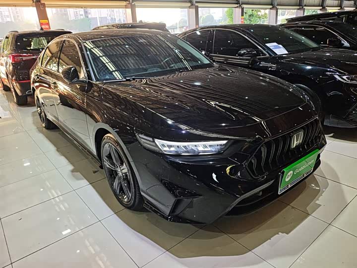 Фото 4 - Honda Inspire