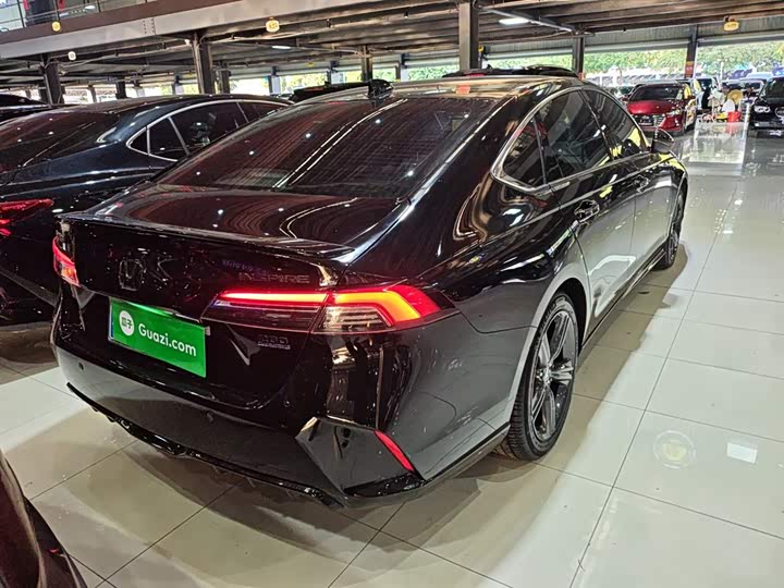 Фото 7 - Honda Inspire