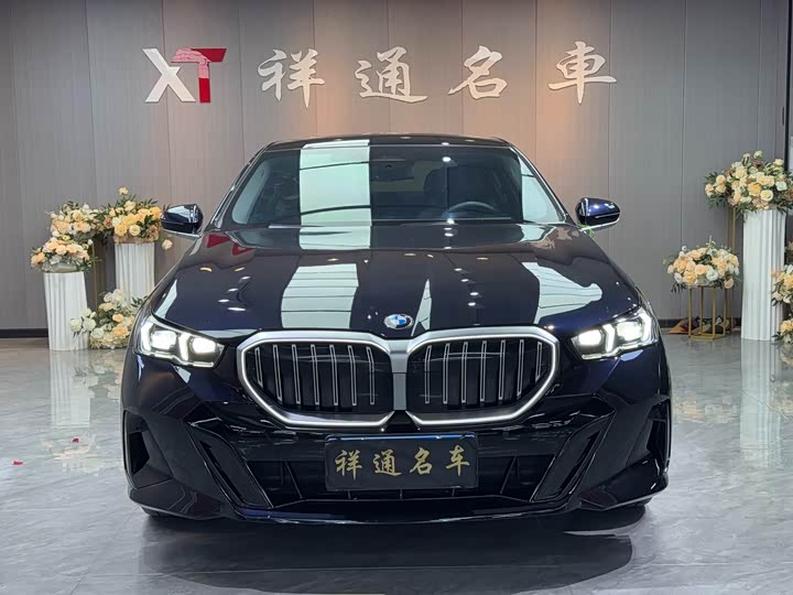 Фото 2 - BMW 5 Series