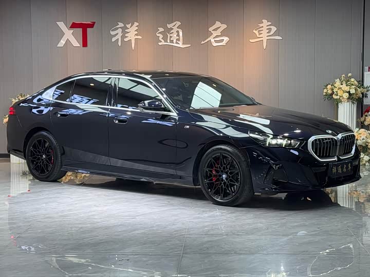 Фото 3 - BMW 5 Series