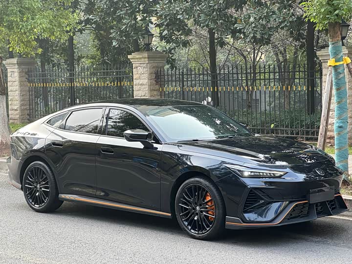 Фото 4 - Changan UNI-V