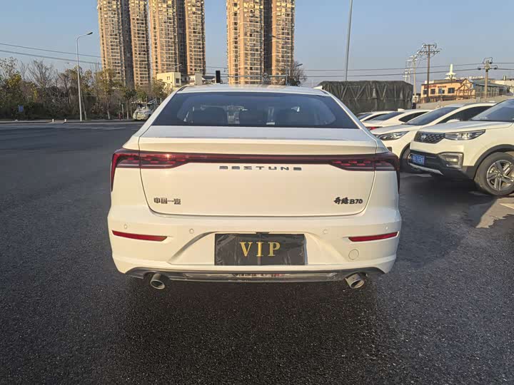 Фото 6 - Bestune B70