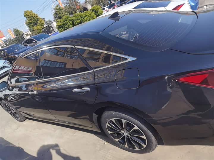 Фото 5 - Toyota Avalon