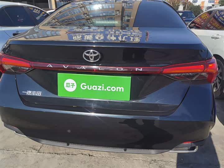 Фото 6 - Toyota Avalon