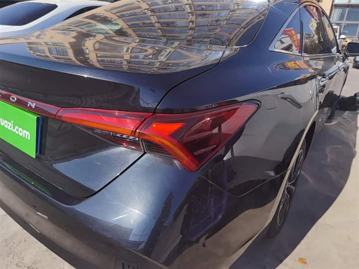 Фото 8 - Toyota Avalon